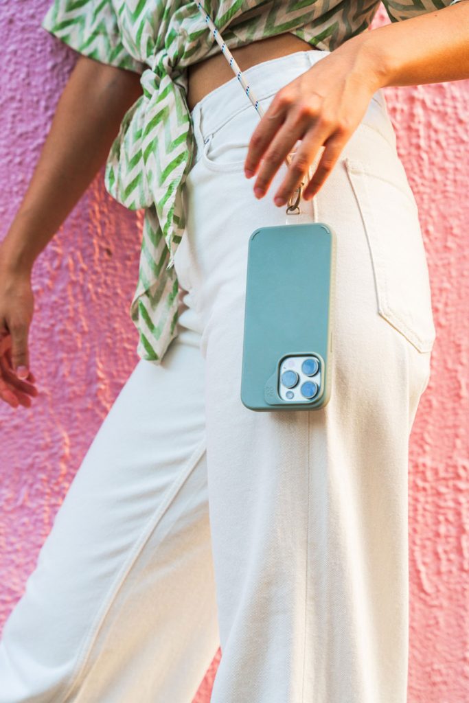 zagg manhattan snap case for iphone 15 in sage
